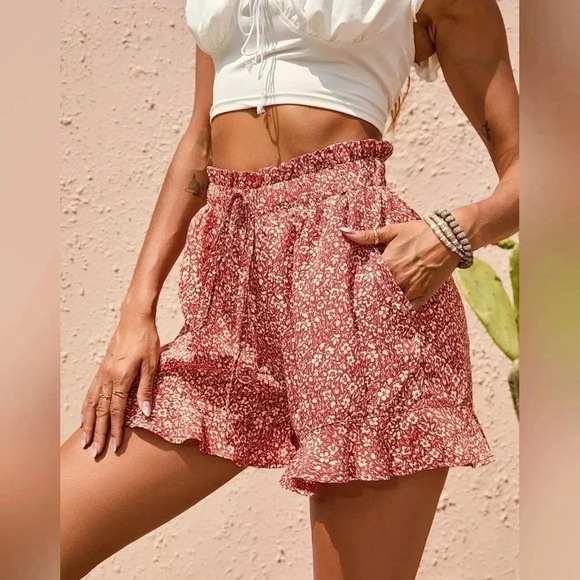 Womens elastic floral print shorts nwt size small - Picture 2 of 5